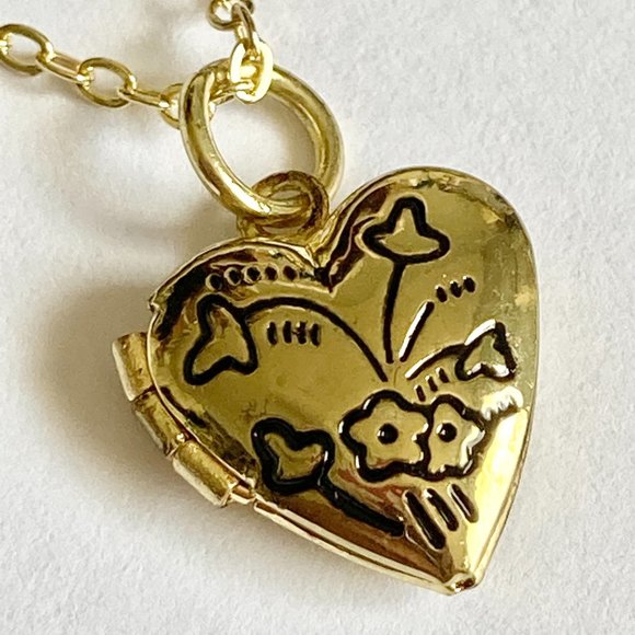 Vintage Gold Flower Heart Locket Necklace Dainty Small Photo Charm 18" Plated - Picture 1 of 10